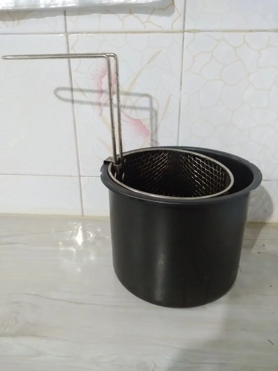 دیگ‌تفلون‌با‌توری|ظروف پخت‌وپز|رشت, دروازه لاکان|دیوار