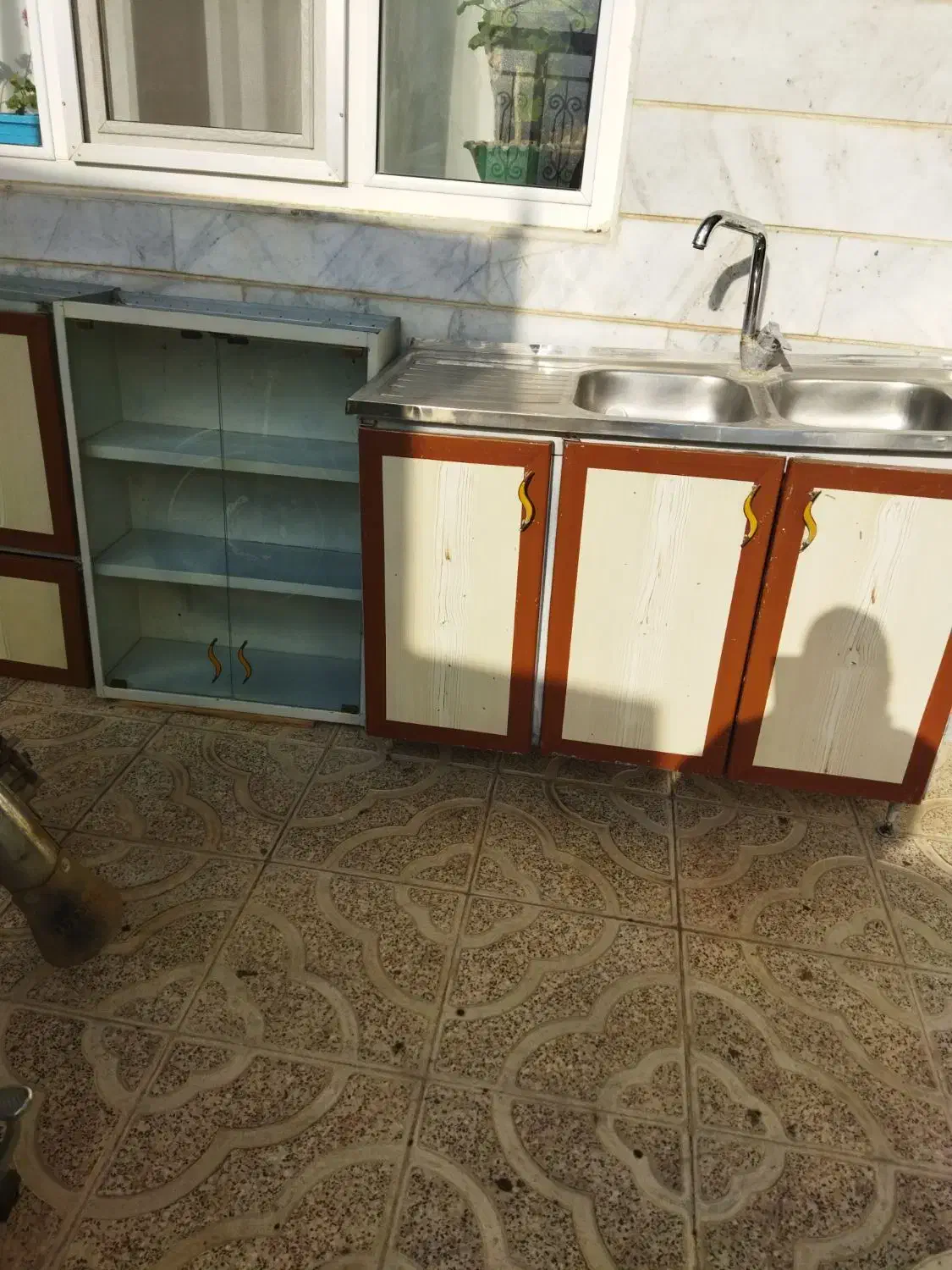 کابینت و آبچکان|آبچکان و نظمدهنده ظروف|صائین قلعه, |دیوار