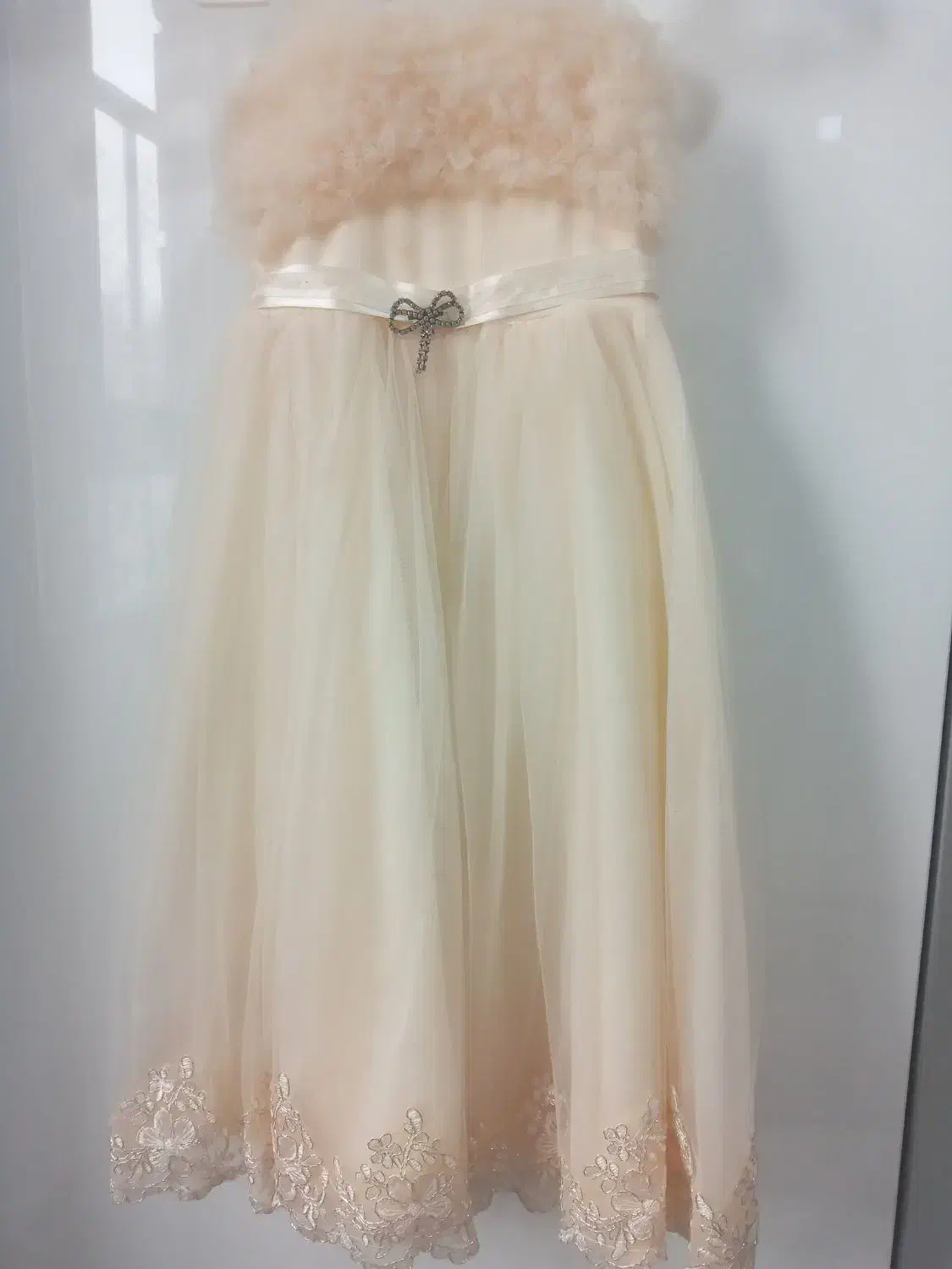 لباس مجلسی|کفش و لباس بچه|تهران, خاک سفید|دیوار