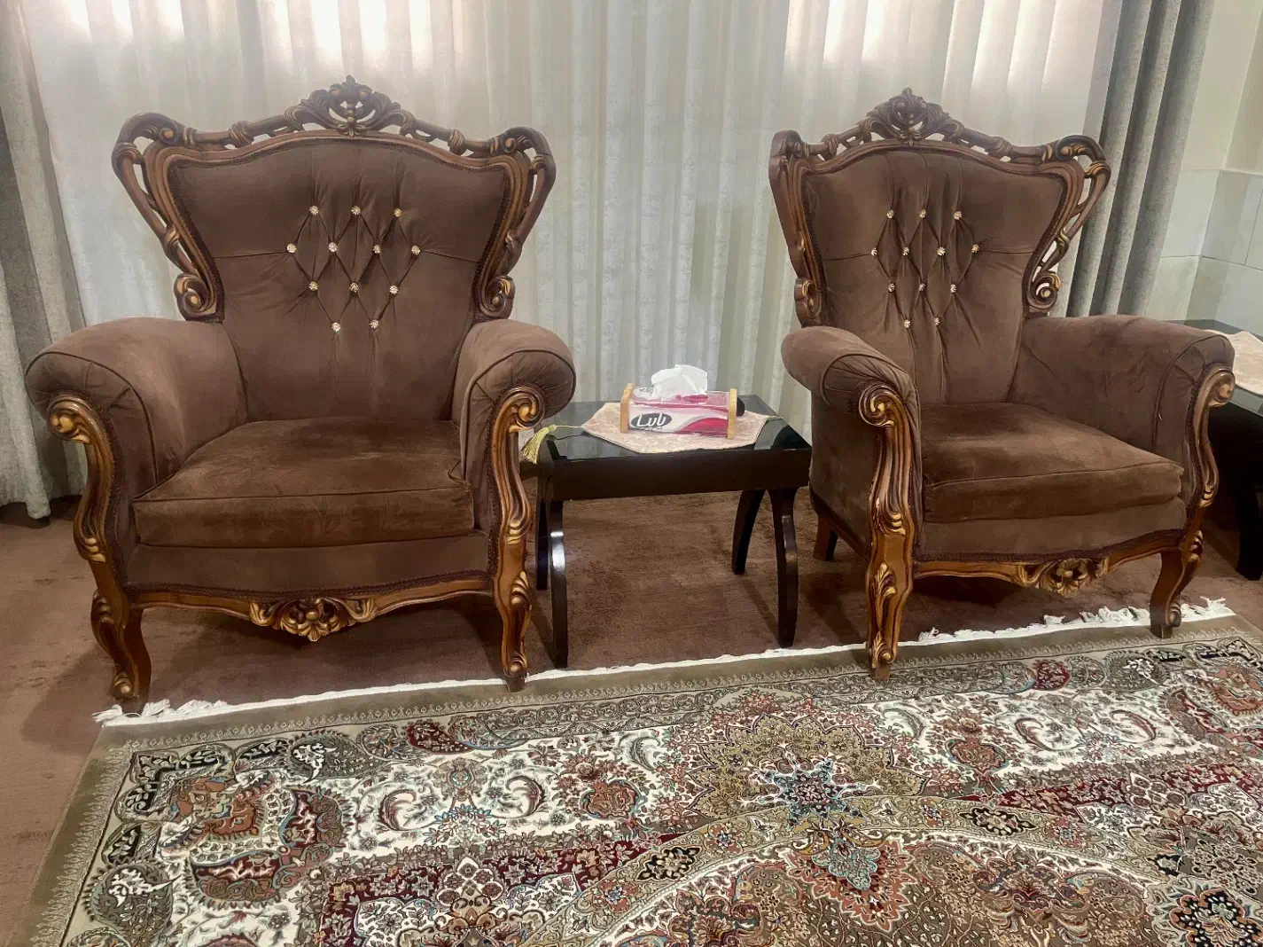 فروش مبل 9 نفره چوب جنس گردو به همراه میز جلو مبلی|مبلمان خانگی و میز عسلی|ری, شهرری|دیوار