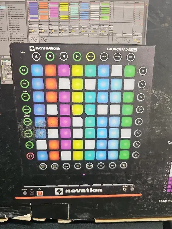 لانچ پد پرو|گیتار، بیس، امپلیفایر|ساوه, |دیوار