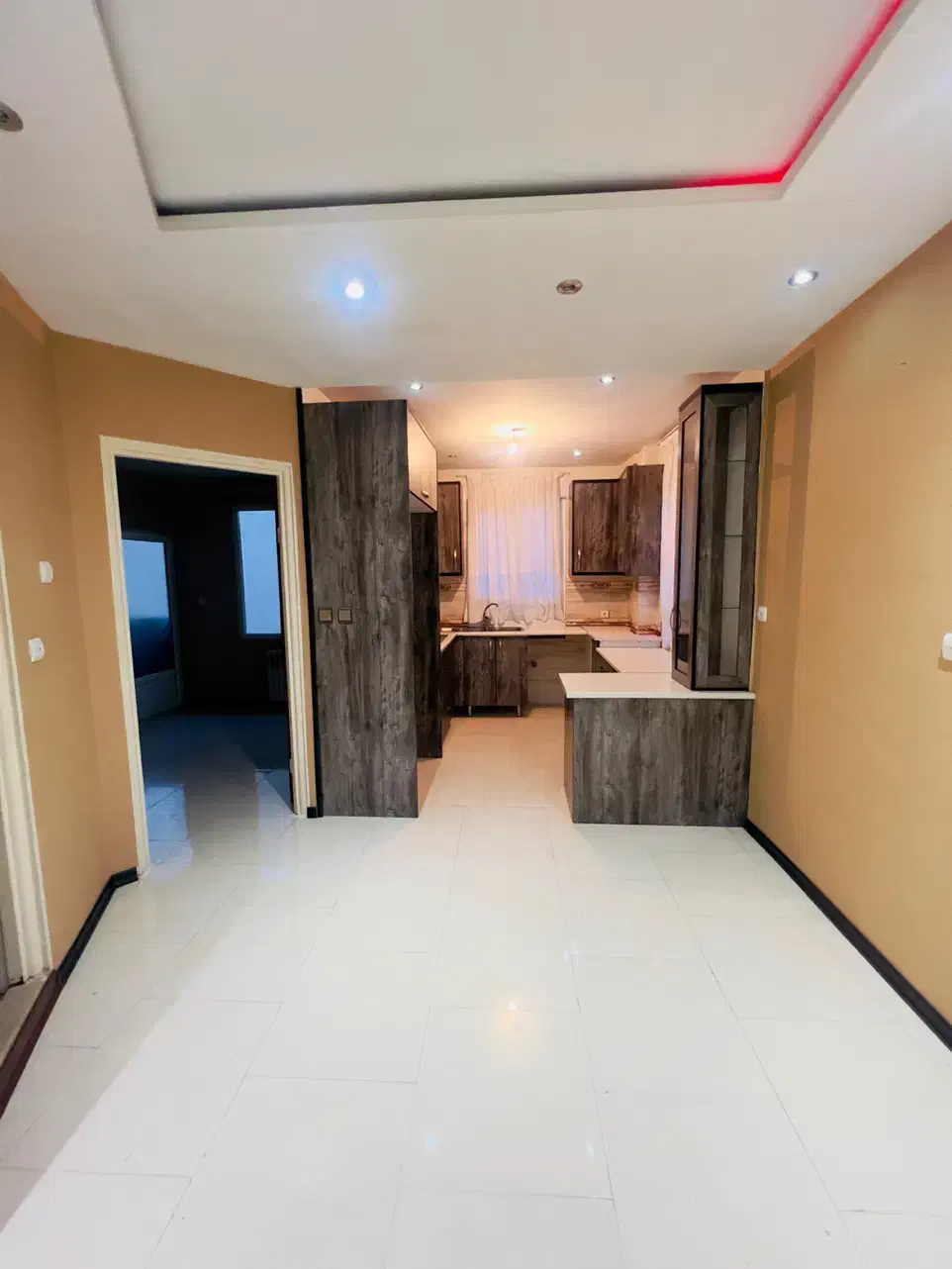 آپارتمان ۶۸ متر ویو دار جنت آباد مرکزی