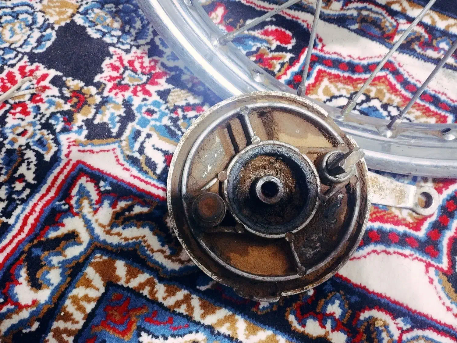 طوقه عقب و  توپی جلو موتور سالم|قطعات یدکی و لوازم جانبی|خواف, |دیوار