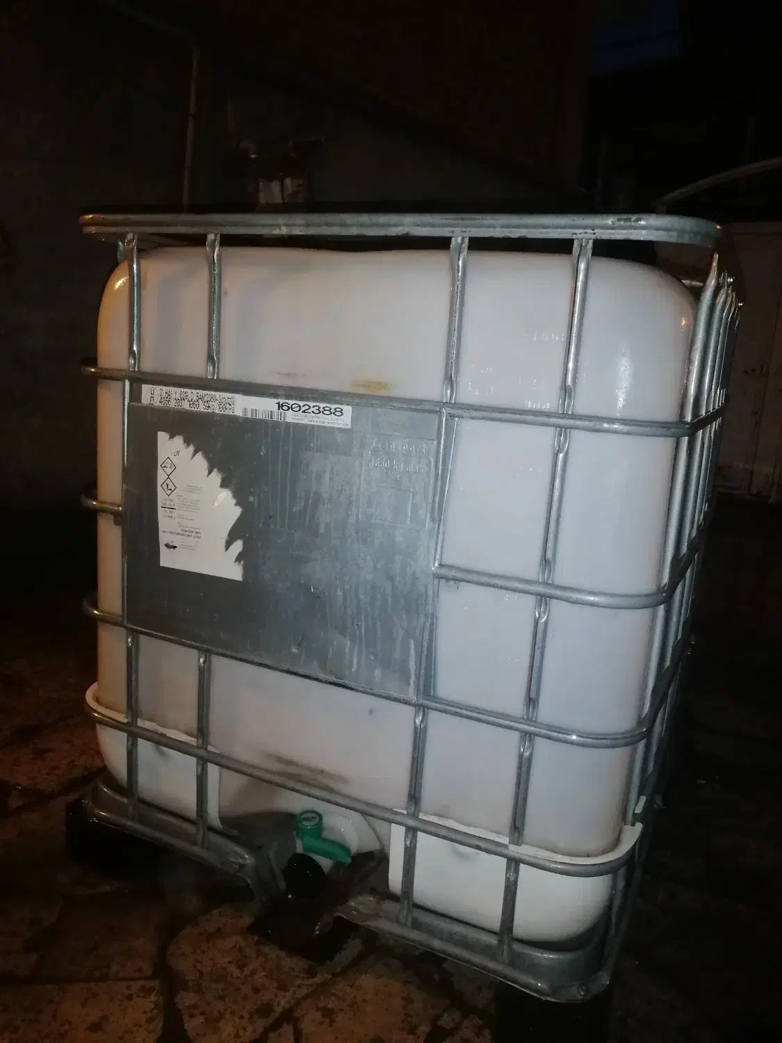 مخزن آب 1000 لیتری|مصالح و تجهیزات ساختمان|ماکو, |دیوار