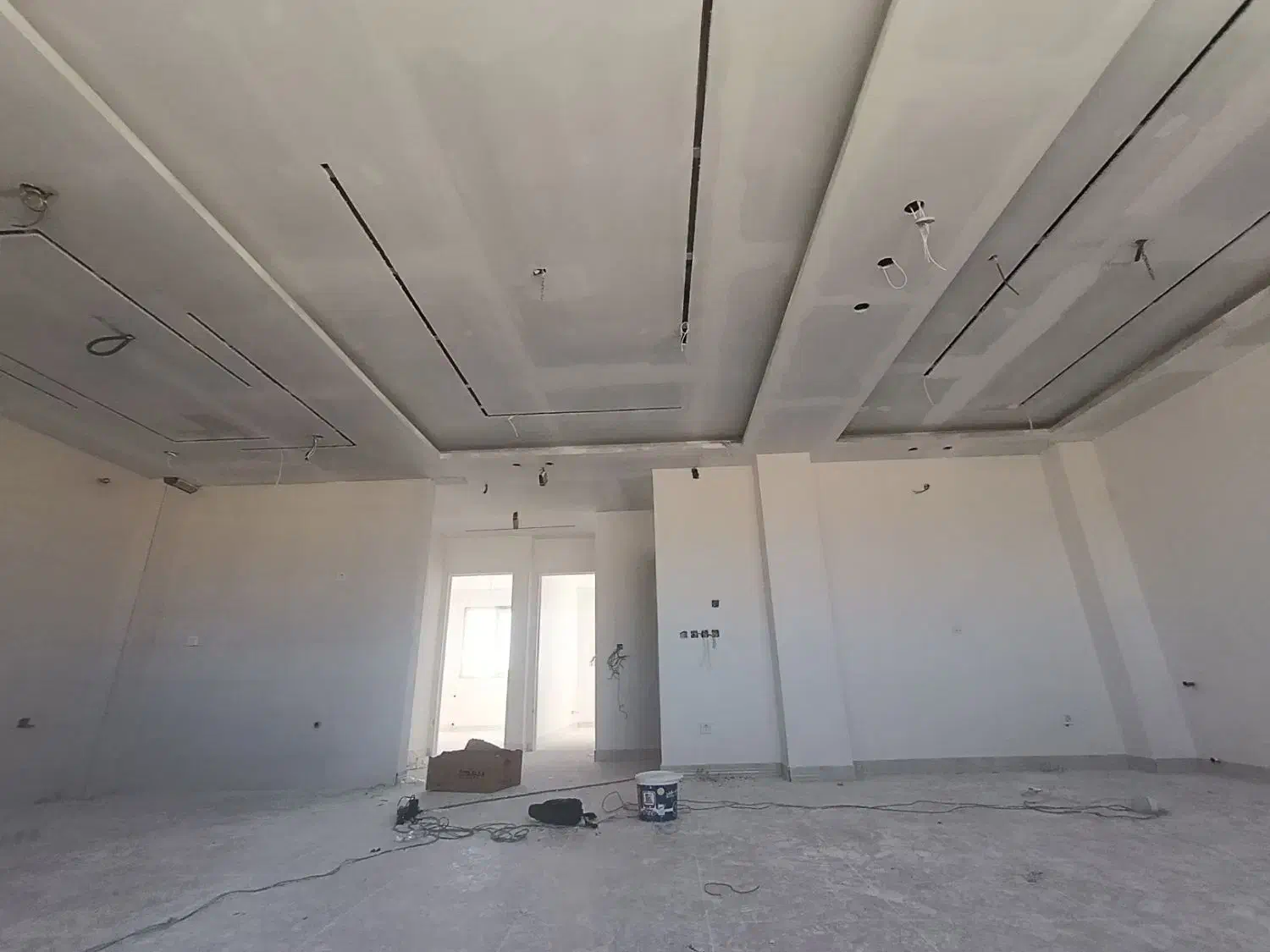 برق کاری(اجرا تخصصی لاین نوری و نور پردازی)|خدمات پیشه و مهارت|ابهر, |دیوار