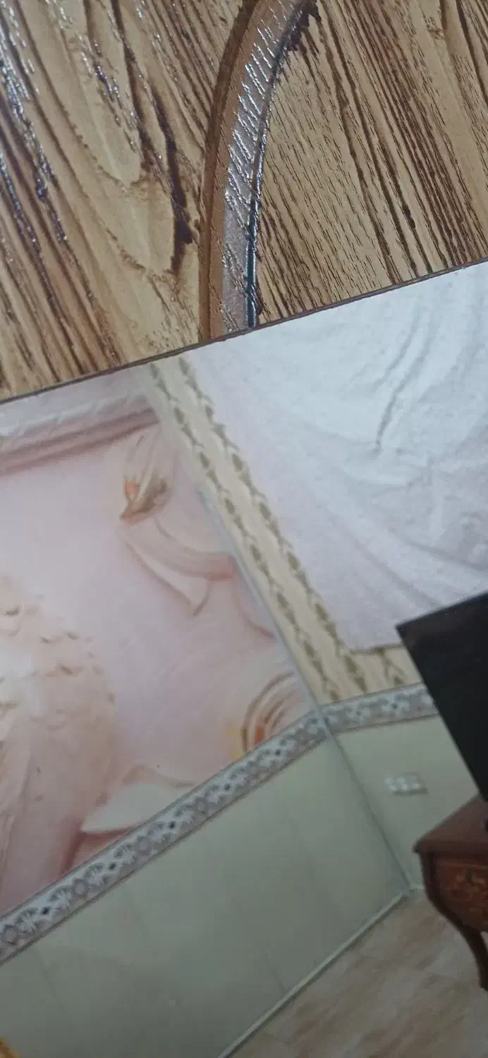 آیینه|آینه|قرچک, زیبا شهر|دیوار