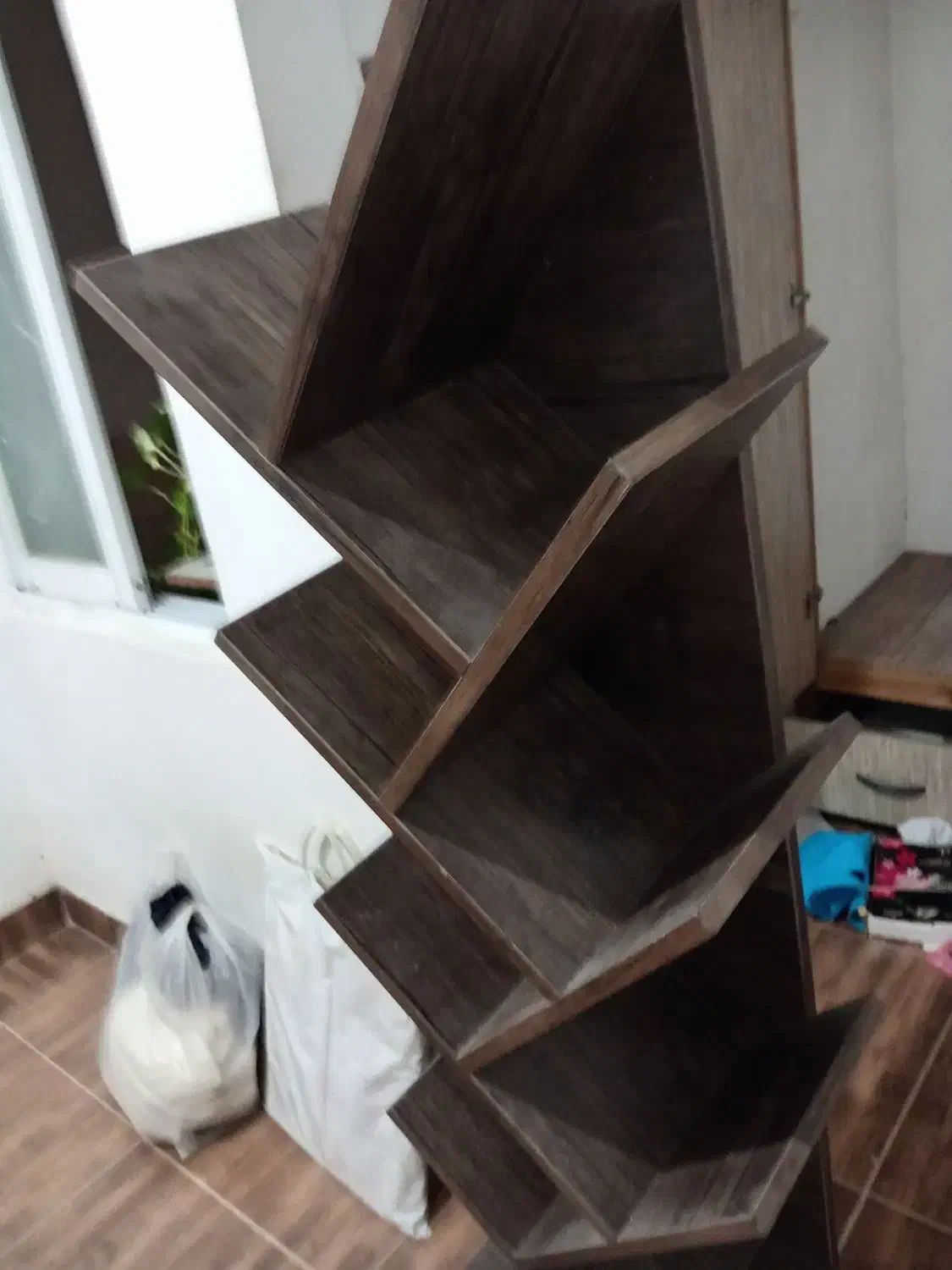 کتاب خانه تعمیز|کتابخانه، شلف، قفسههای دیواری|رشت, کوی مهر|دیوار