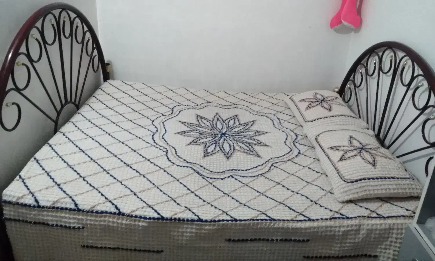 تخت خواب دونفره باتشک|تخت و سرویس خواب|میانه, |دیوار