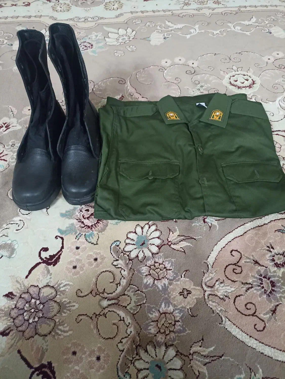 لباس سربازی|لباس|فرمهین, |دیوار