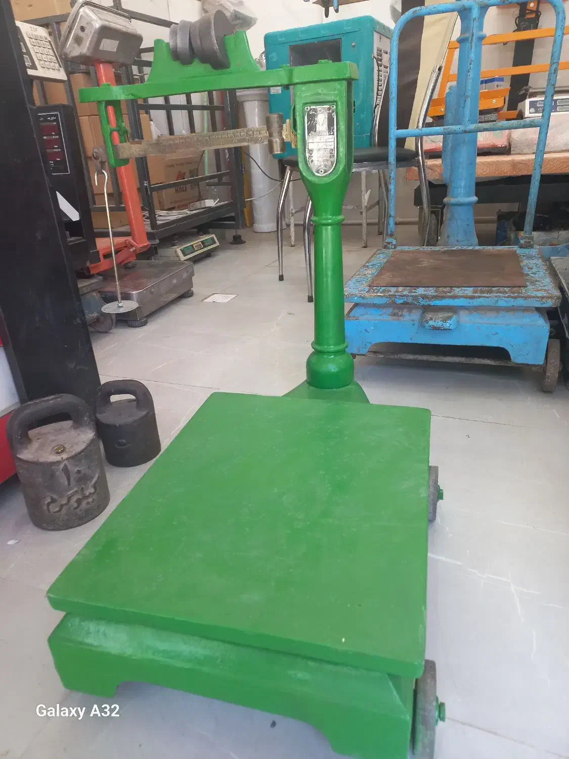 ترازو های سنگی|کلکسیون اشیاء عتیقه|بردسیر, |دیوار