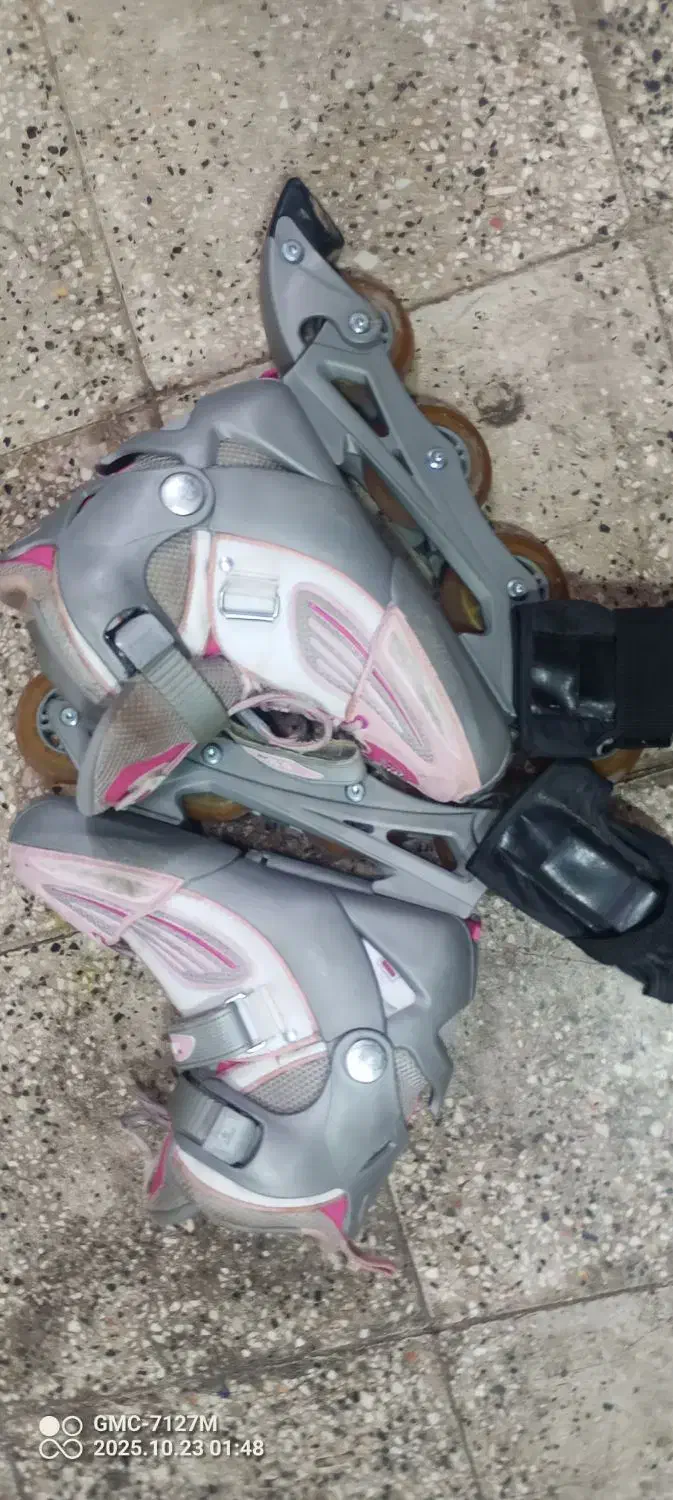 کفش اسکیت دخترانه|دوچرخه، اسکیت، اسکوتر|تهران, زعفرانیه|دیوار