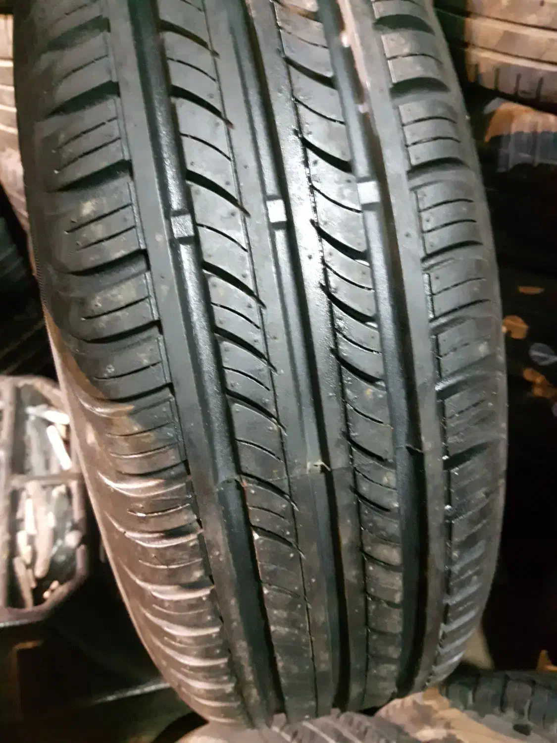 یک عدد رینگ و لاستیک پژو۴۰۵یاپژپارس.زاپاسی|قطعات یدکی و لوازم جانبی|مشهد, مصلی (کارمندان اول)|دیوار