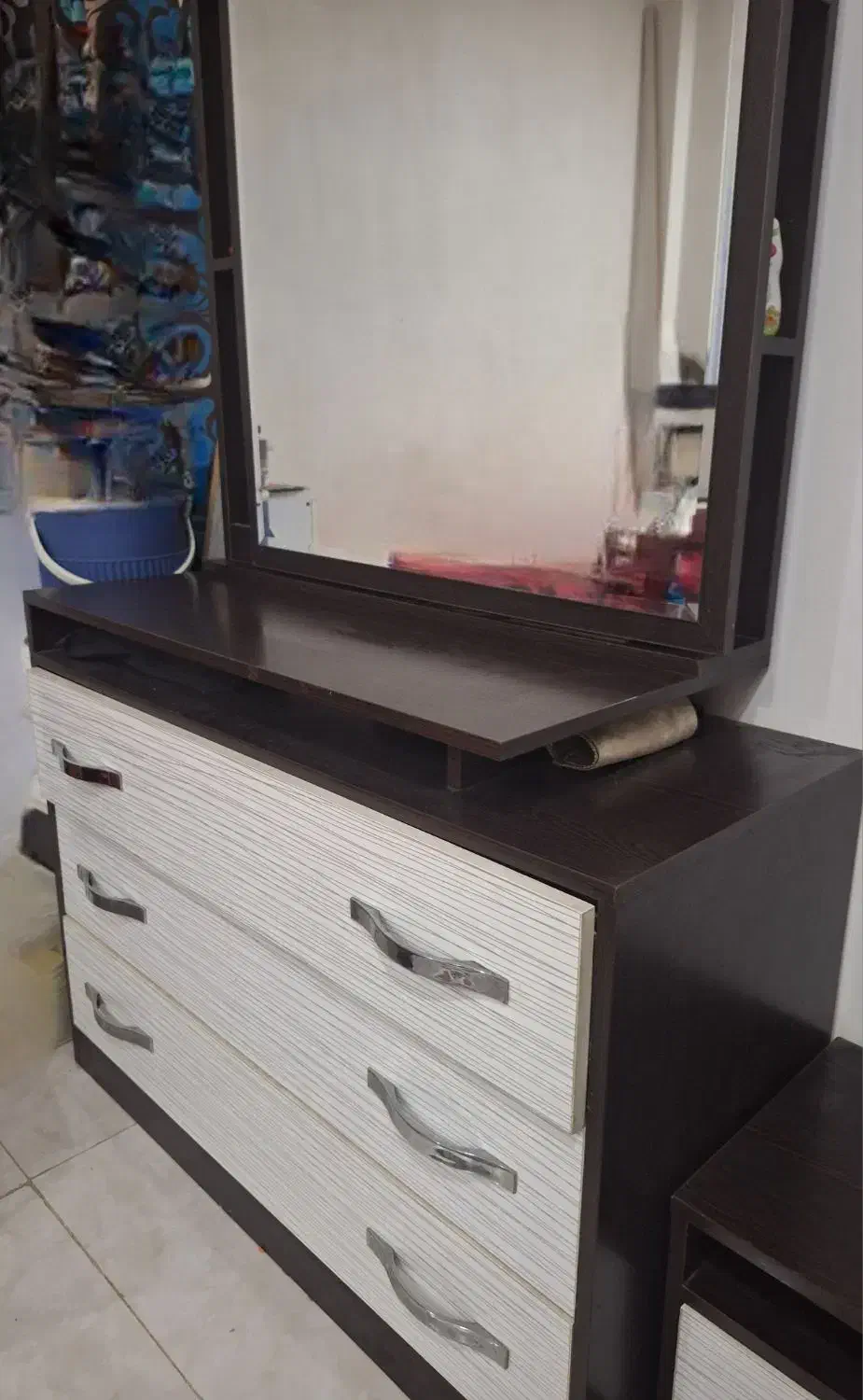 میز ارایشی|تخت و سرویس خواب|اهواز, کوی مهدیس|دیوار