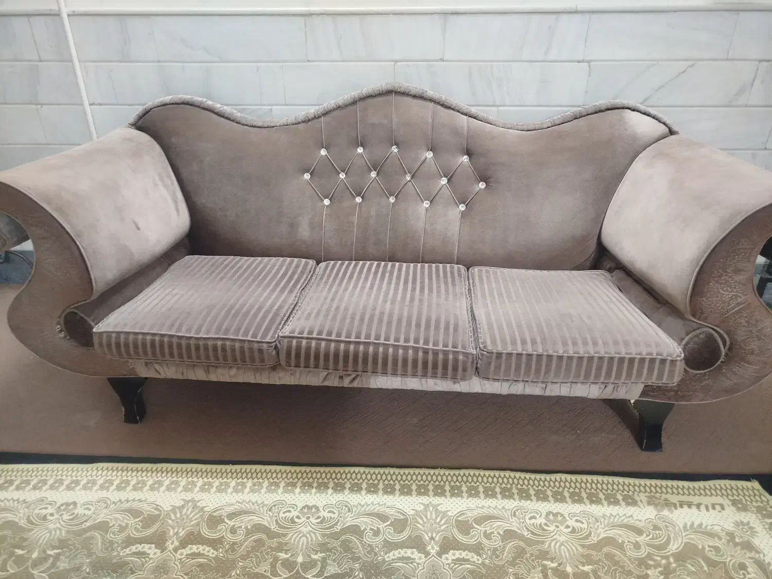 مبل ۷نفره|مبلمان خانگی و میز عسلی|قم, هفت تیر|دیوار