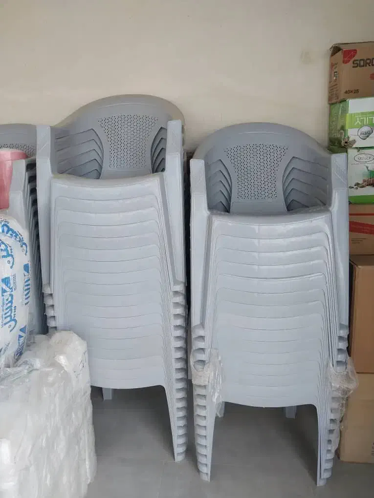 صندلی خاکستری|صندلی و نیمکت|کوهدشت, |دیوار