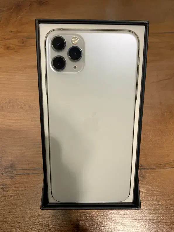 Iphone 11pro max chفوق العاده تمیز|موبایل|اصفهان, جلفا|دیوار