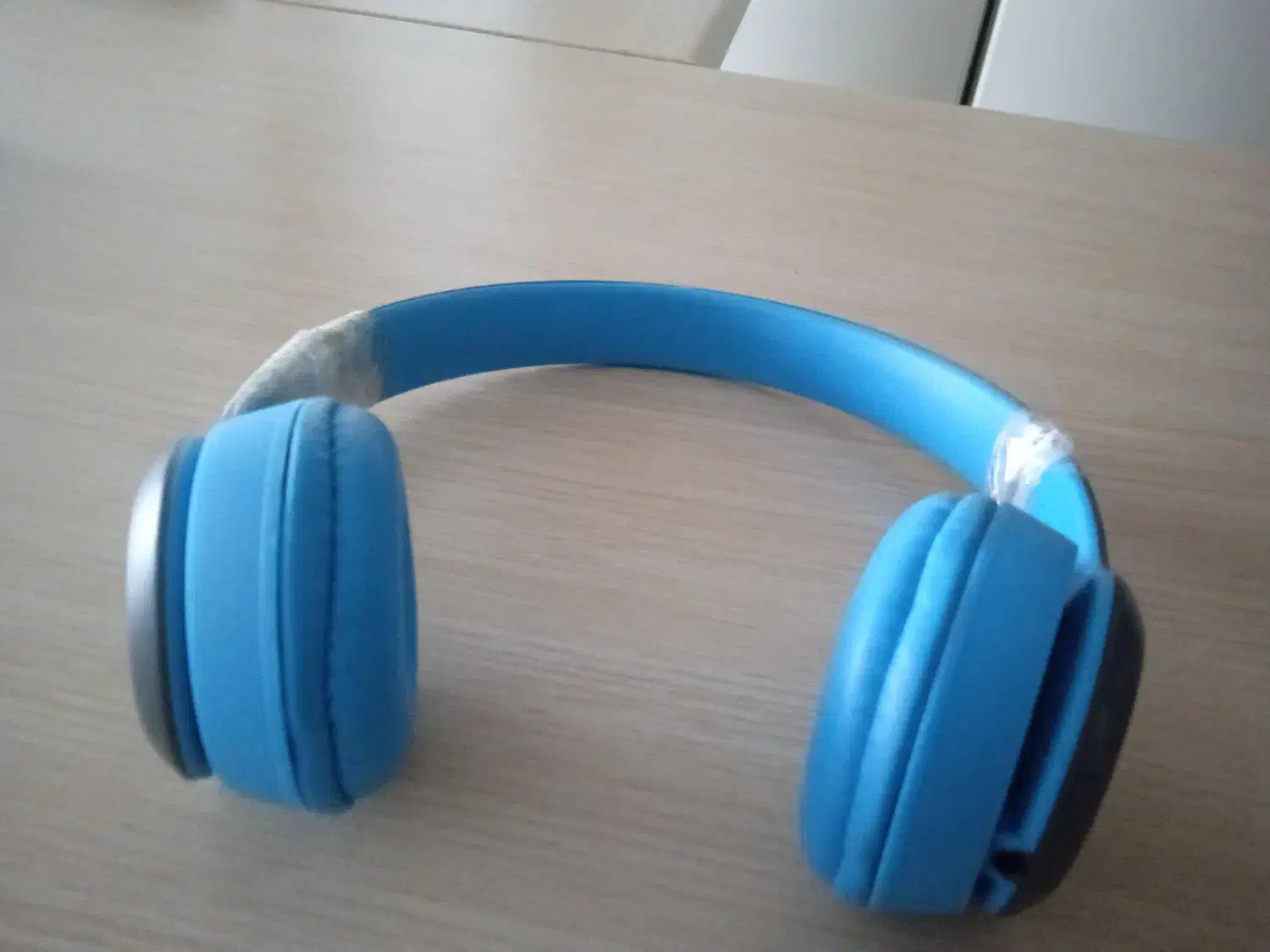 اسپیکر بچگونه|پخش‌کننده همراه|رباط‌کریم, رباط‌کریم|دیوار