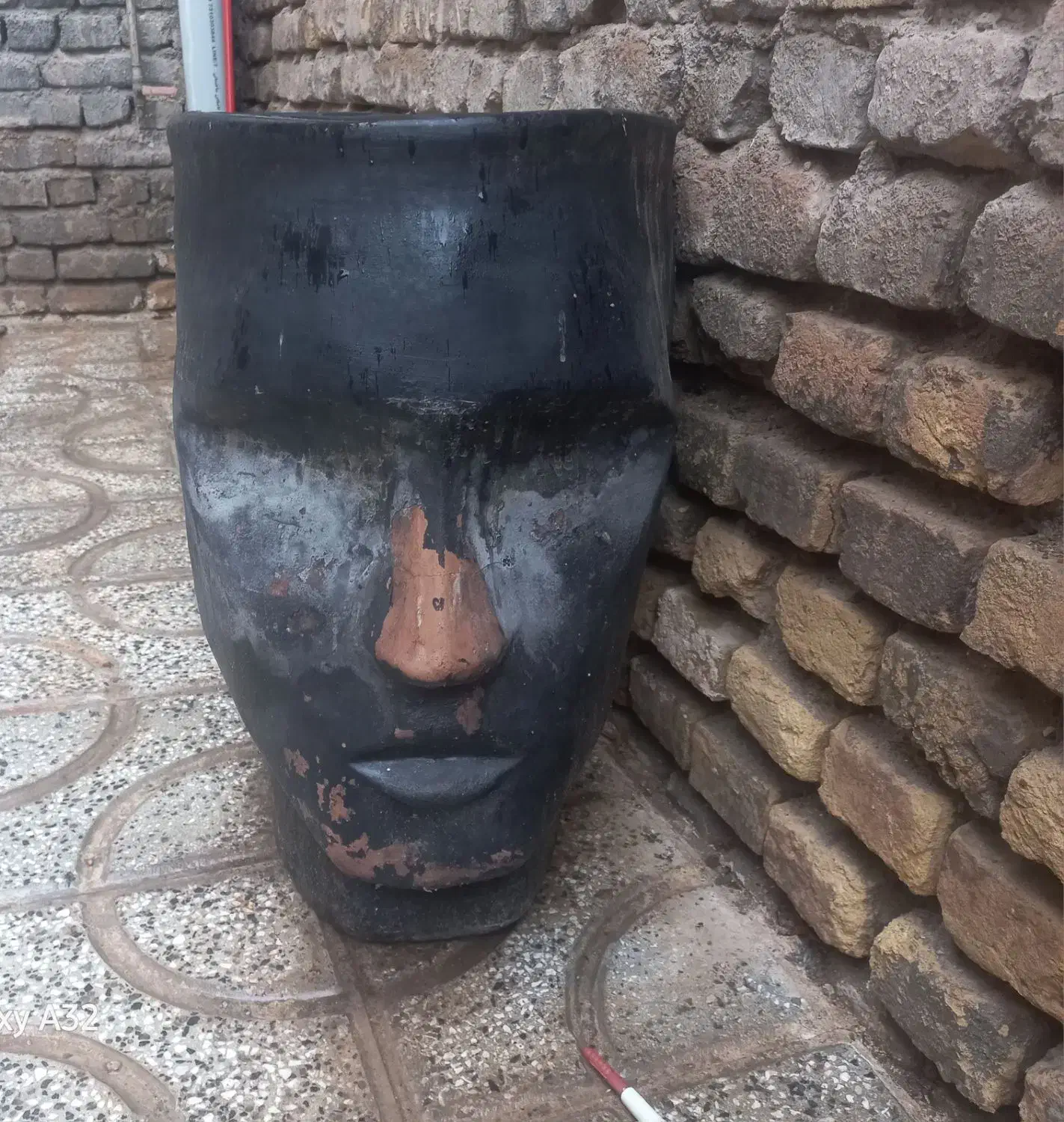 گلدان سفالی بسیار بزرگ|گل و گیاه طبیعی|تربتحیدریه, سرمحله|دیوار