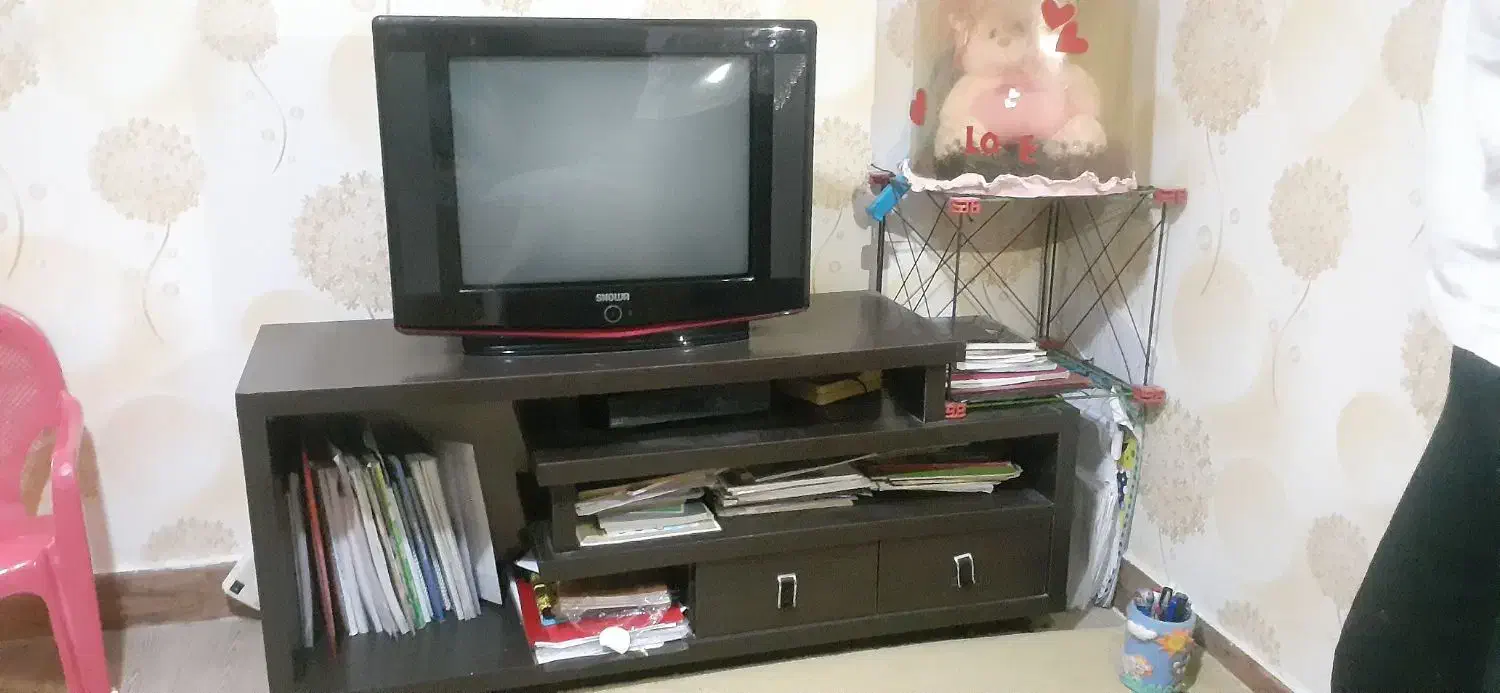 تلویزیون و میز تلویزیون|تلویزیون و پروژکتور|گلستان (تهران), |دیوار