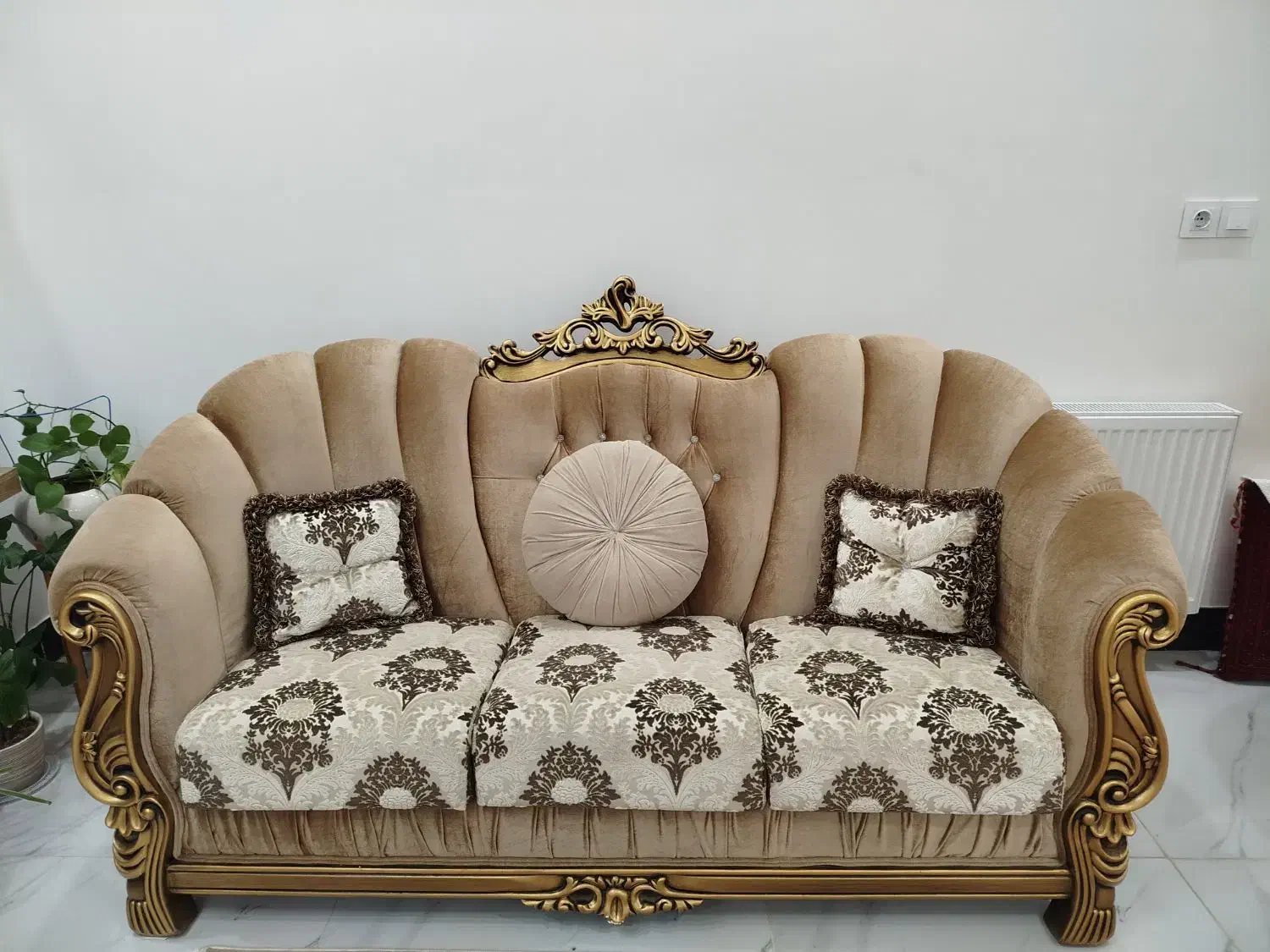 مبل راحتی سلطنتی7نفره فوق العاده تمیز  چوب|مبلمان خانگی و میز عسلی|بیرجند, |دیوار