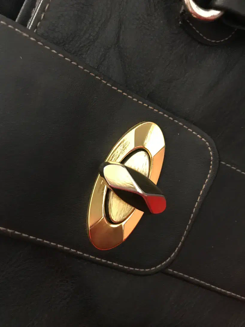 کیف|کیف، کفش، کمربند|فشم, |دیوار