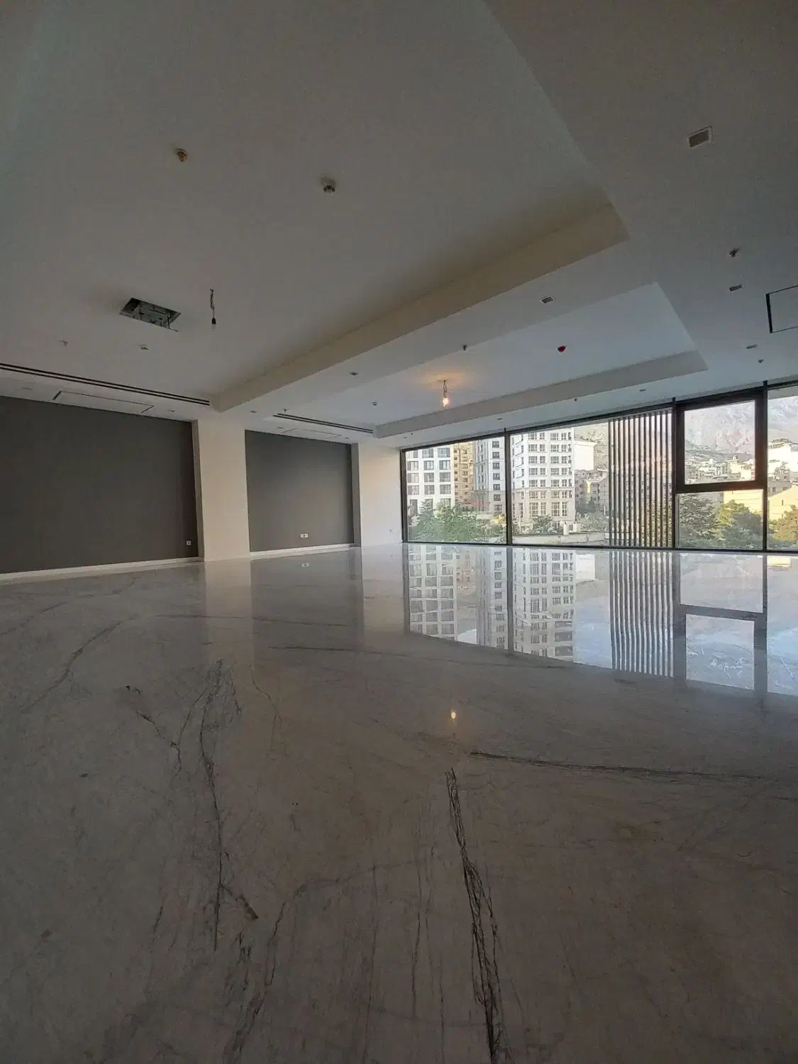 ۴۲۰متر مدرن کلید نخورده