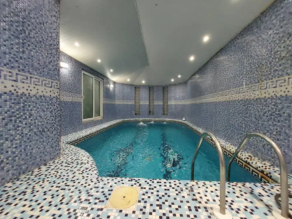 استخر دار دوخواب فول کد۷ ملایی|اجارهٔ کوتاه‌مدت ویلا و باغ|سلمان‌شهر, |دیوار