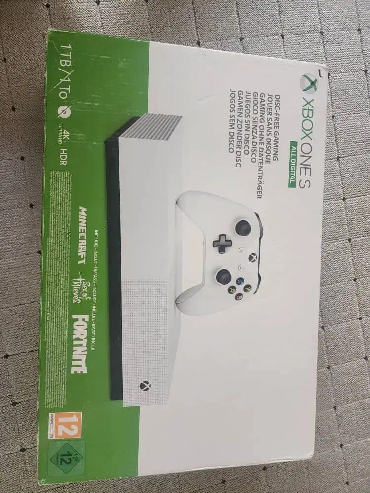 Xbox One S  یک ترا   دو دسته .تمیزِ تَمیز|کنسول، بازی ویدئویی و آنلاین|شیراز, شهرک مفتح|دیوار