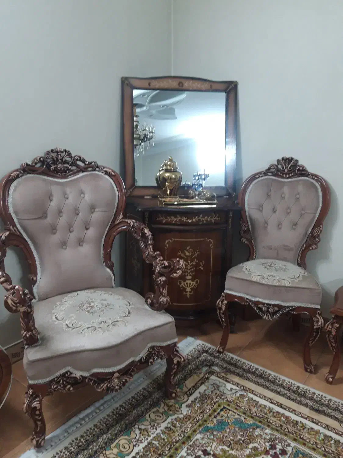 آینه کنسول|بوفه، ویترین، کنسول|قیامدشت - خاورشهر, |دیوار