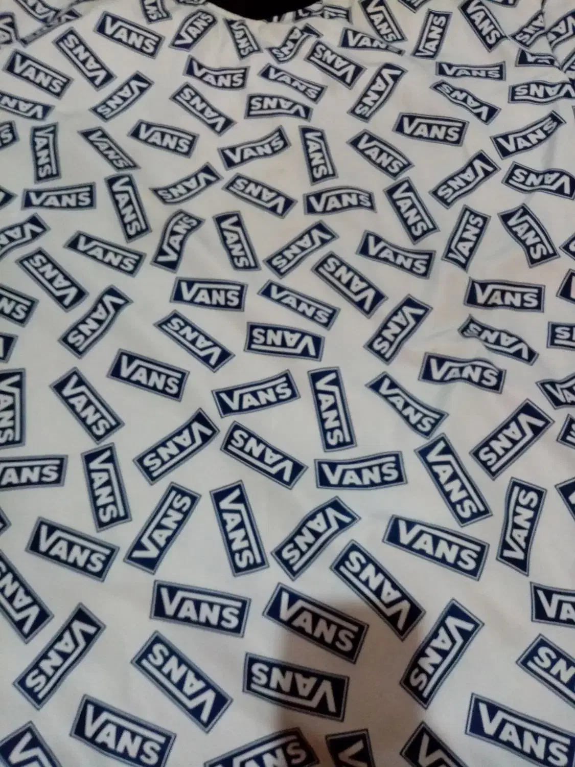 هودی بزرگ|لباس|کارون, |دیوار