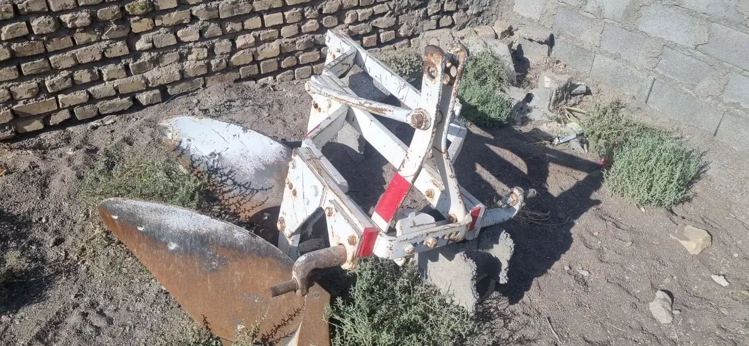 گاوآهن سه خیش قوی و نو شهربابک|ماشینآلات صنعتی|شهر بابک, |دیوار