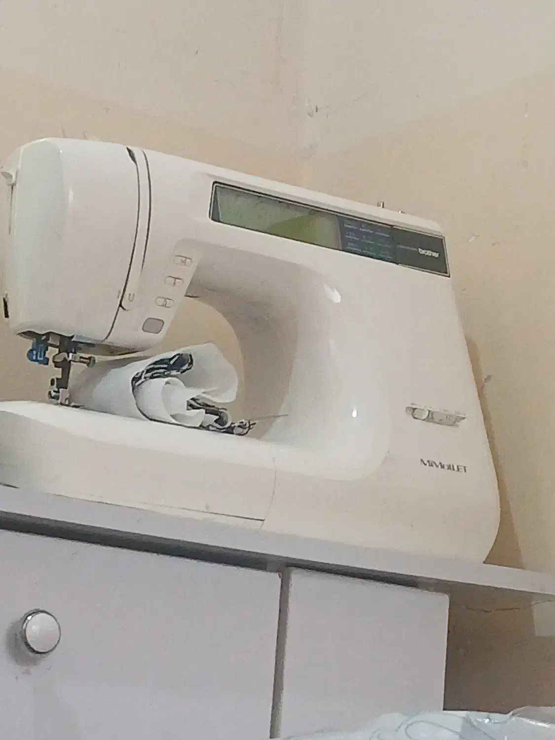 چرخ لمسی|چرخ خیاطی و ریسندگی|شهرکرد, |دیوار