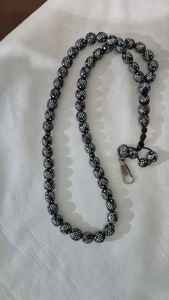 تسبیح نقره کوب کلکسیونی|کلکسیون اشیاء عتیقه|بندر انزلی, باغ زمانی|دیوار