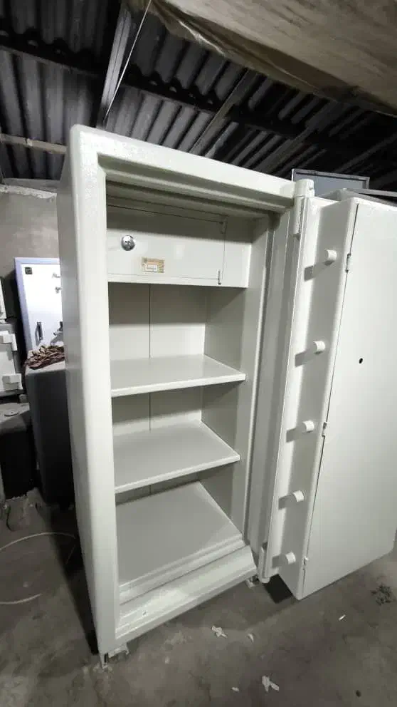 گاوصندوق 2000ksکاوه اصلی|ابزارآلات|تبریز, |دیوار