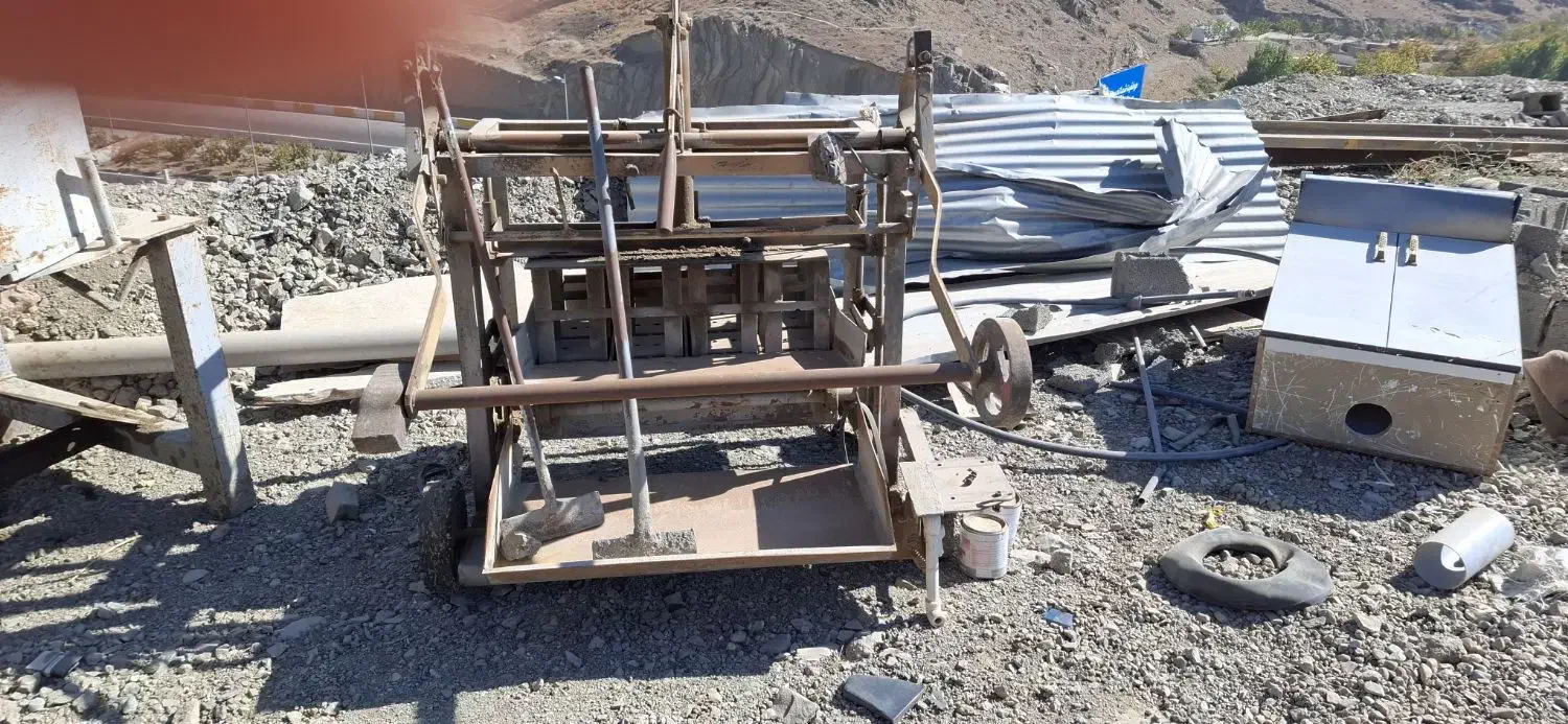 دستگاه بلوک زنی|مصالح و تجهیزات ساختمان|کرج, شهرک احمدیه|دیوار