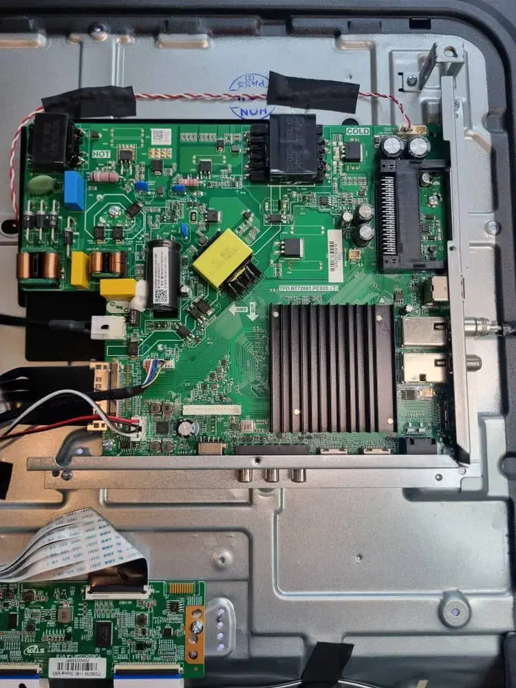 تعمیرات تخصصی انواع تلویزیون LED و LCD|تلویزیون و پروژکتور|ساری, |دیوار