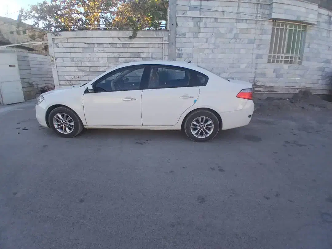 خودرو ۱۳۹۵ اتومات در حد.|خودرو سواری و وانت|تیران, |دیوار