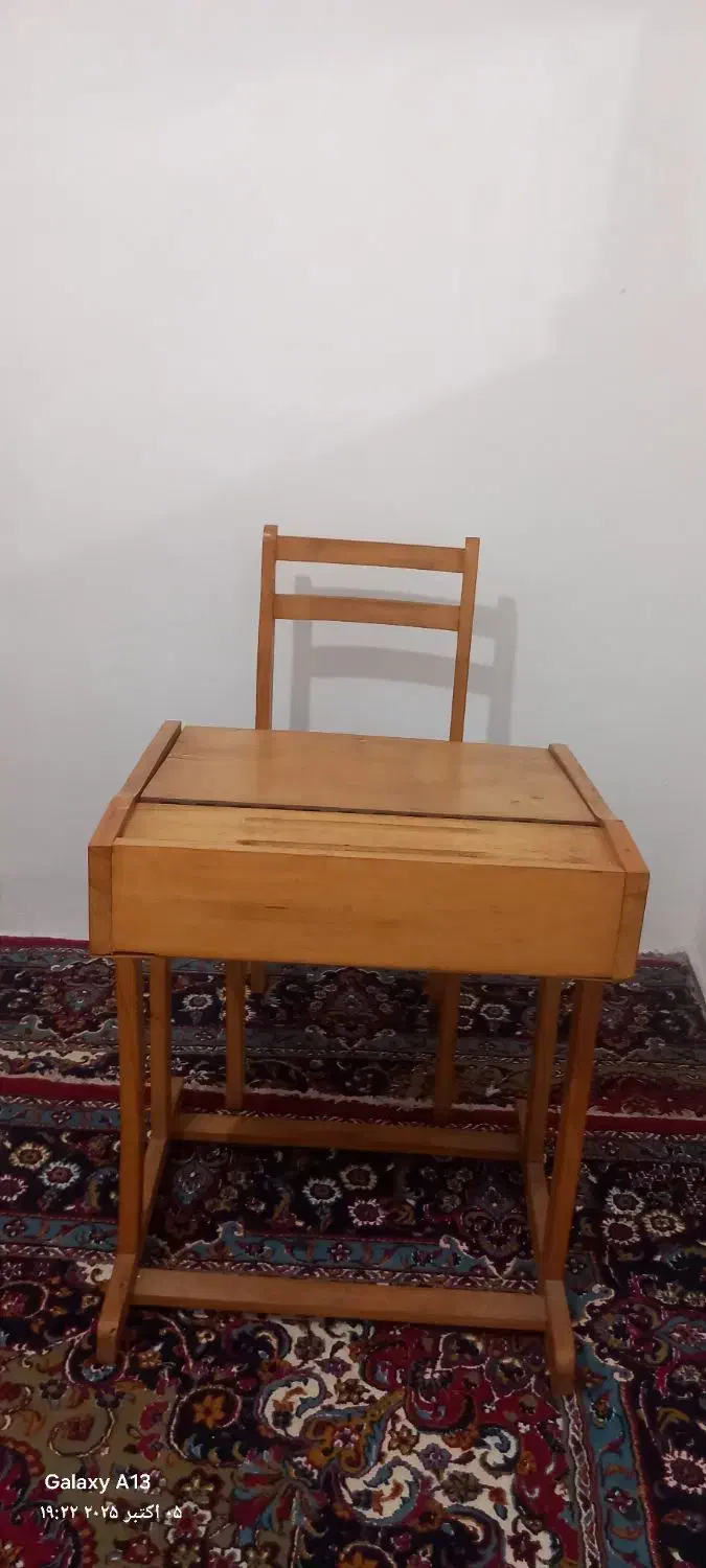 تعدادی لوازم خانه بفروش میرسد|مبلمان خانگی و میز عسلی|رشت, عینک|دیوار