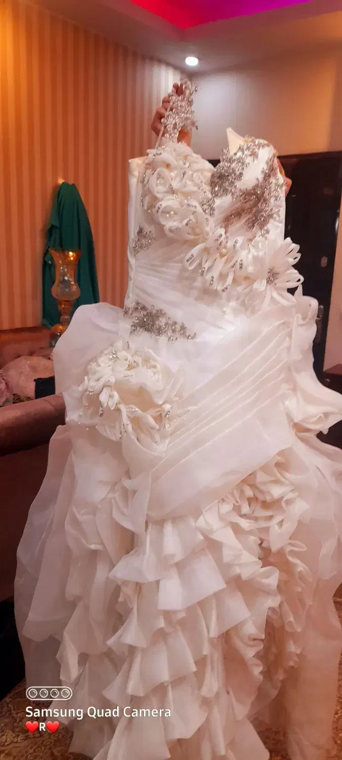 لباس عروس|لباس|رودهن, |دیوار