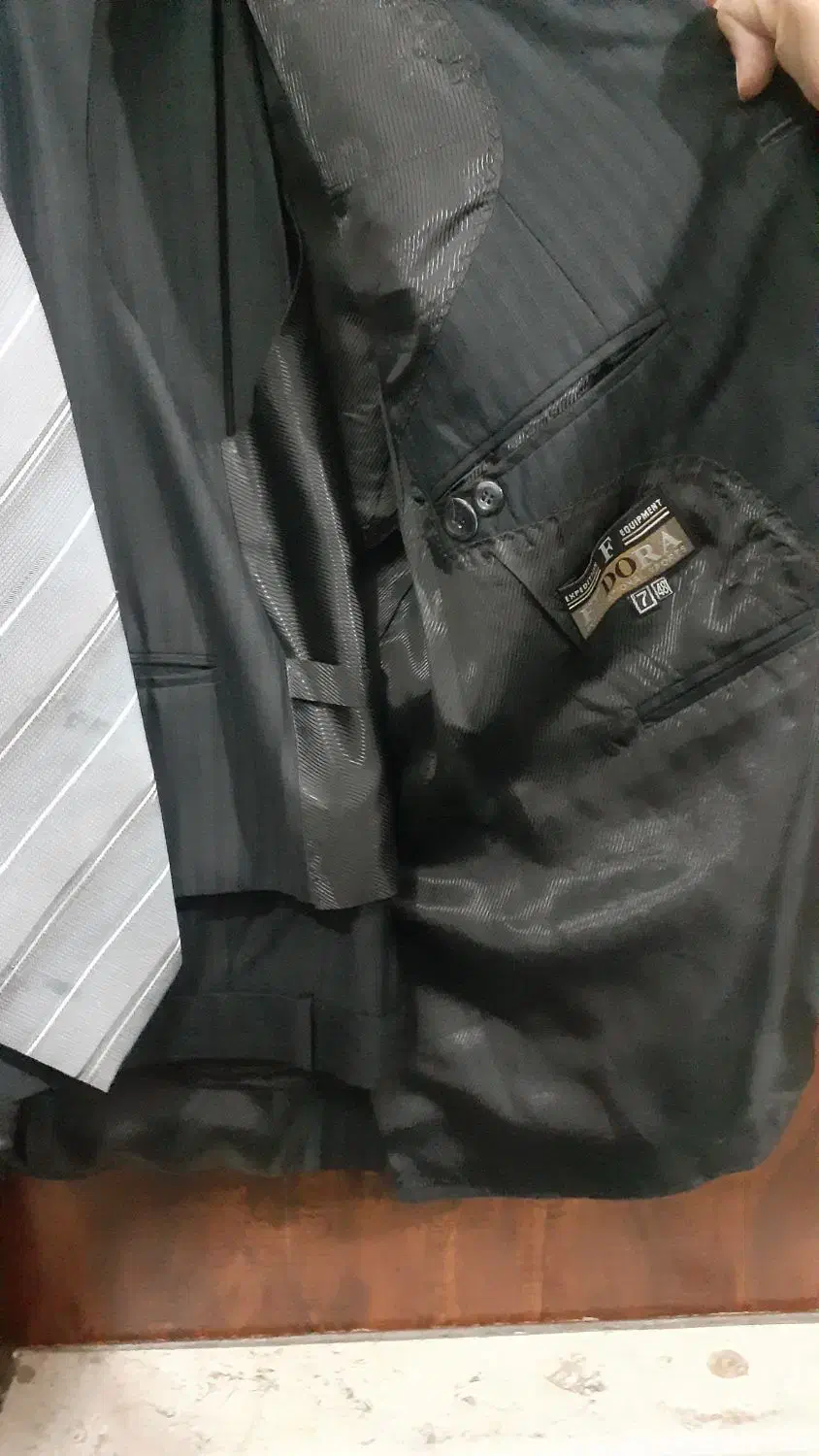 کت و شلوار|لباس|بابل, |دیوار