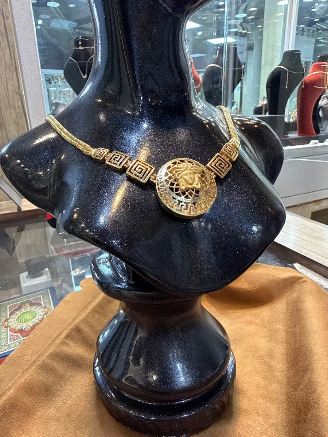 گردنبند طرح ورساچ فقط با ۵ درصد|جواهرات|اردبیل, |دیوار