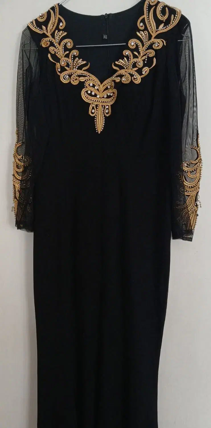 لباس مجلسی|لباس|دورود, |دیوار