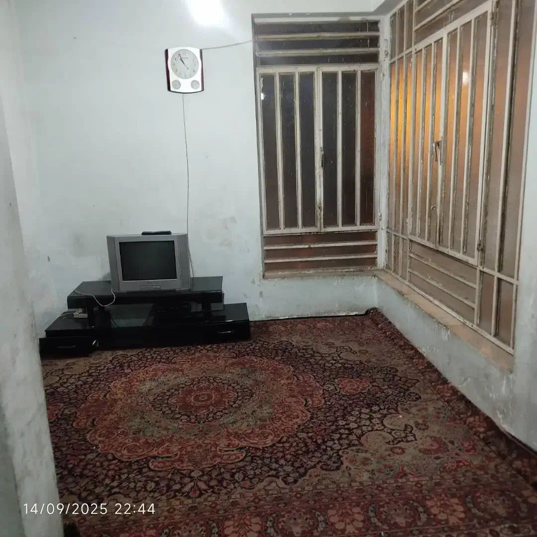 طبقه دوم درزایری|اجارهٔ آپارتمان|شیراز, گلکوب|دیوار