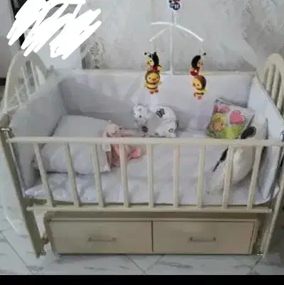 تخت وگهواره کنار مادر|تخت و سرویس خواب|اراک, |دیوار