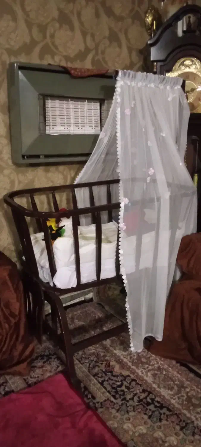 گهواره نوزاد|تخت و صندلی بچه|کرمانشاه, |دیوار