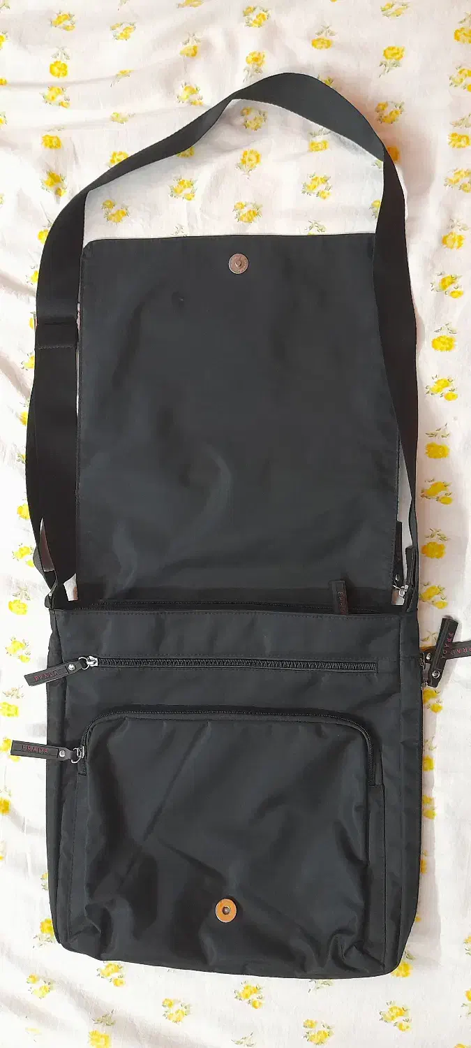 کیف مشکی برندPRADA|کیف، کفش، کمربند|رشت, چله خانه|دیوار