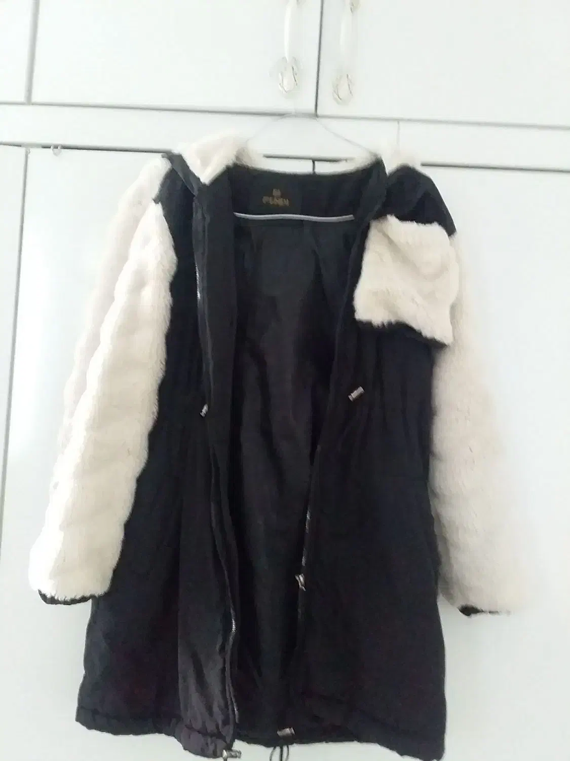 کت و پافر|لباس|رباط‌کریم, الارد|دیوار