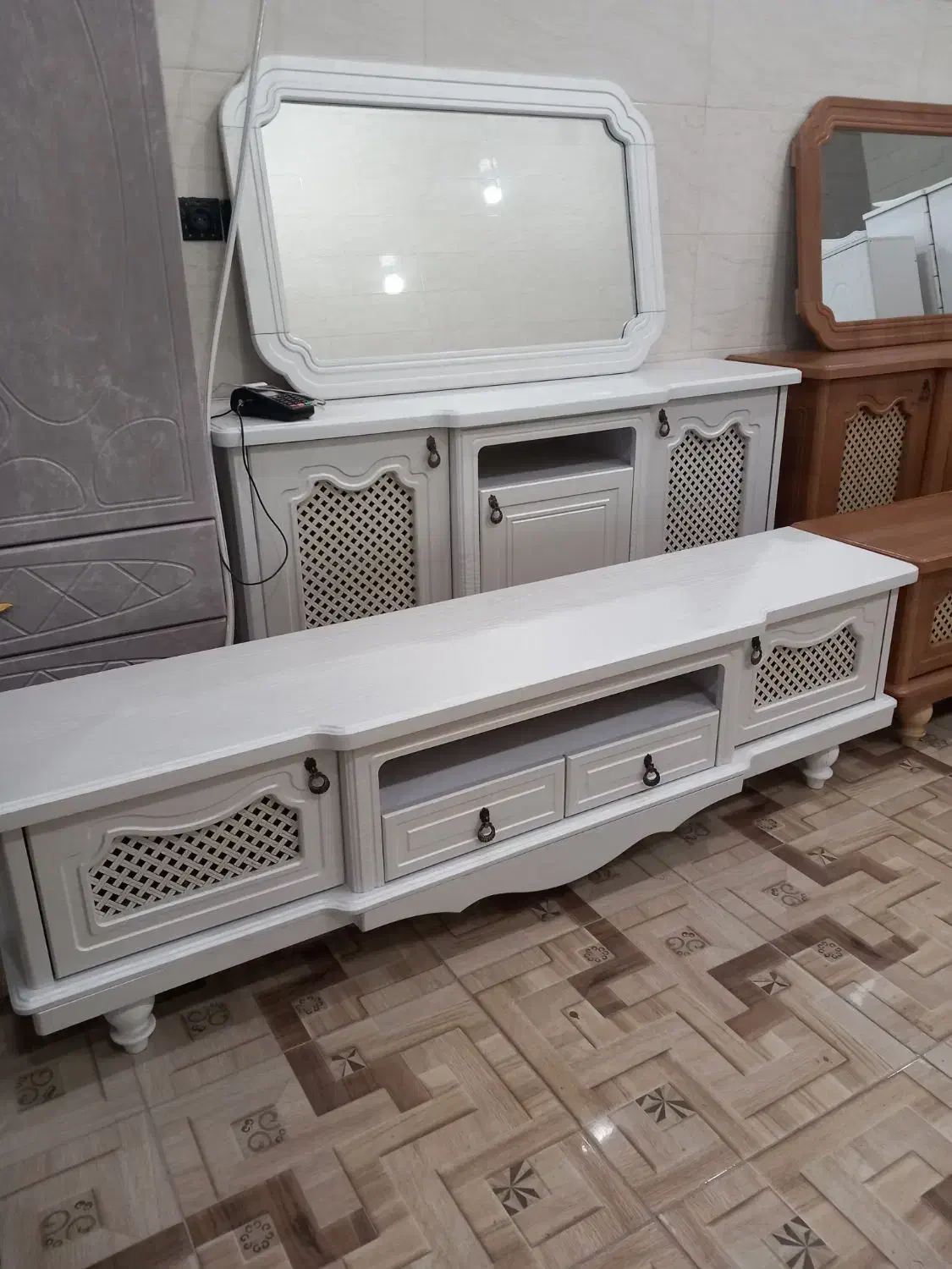 جاکفشی و کمد|بوفه، ویترین، کنسول|سرپل ذهاب, |دیوار