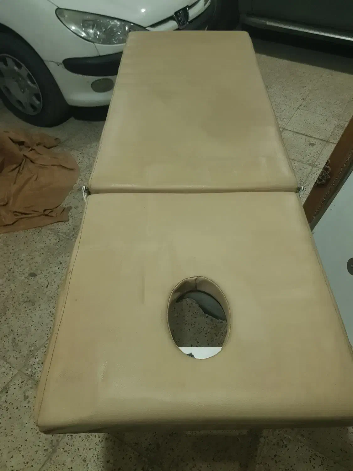 فروش تخت ماساژ|آرایشگاه و سالنهای زیبایی|مشهد, نیروی هوایی|دیوار