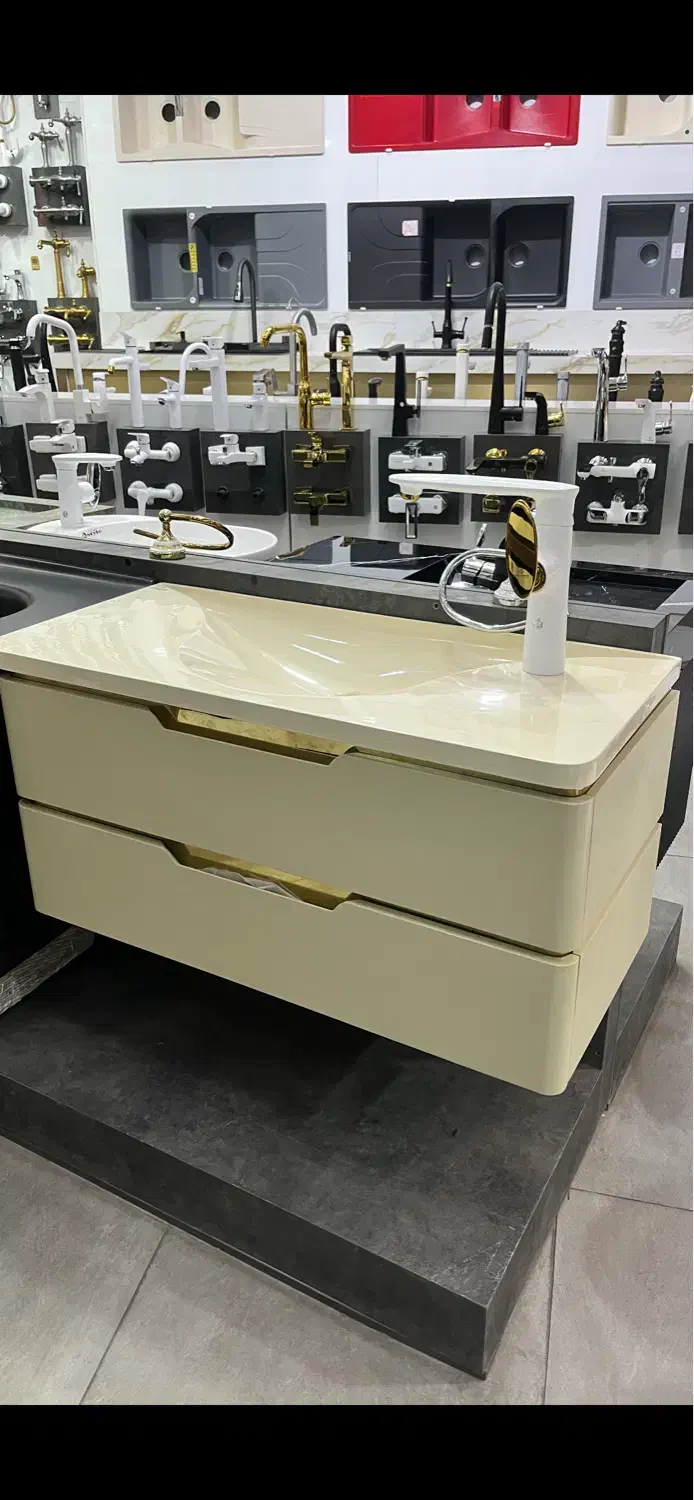 لوله کشی آب و فاضلاب نصب رادیاتور پمپ تانک شیرالات|خدمات پیشه و مهارت|اصفهان, برازنده|دیوار